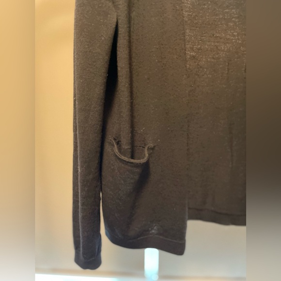 ❌SOLD❌Maje black 100%laine wool cardigan - gently worn. I’m good condition. - Picture 5 of 7